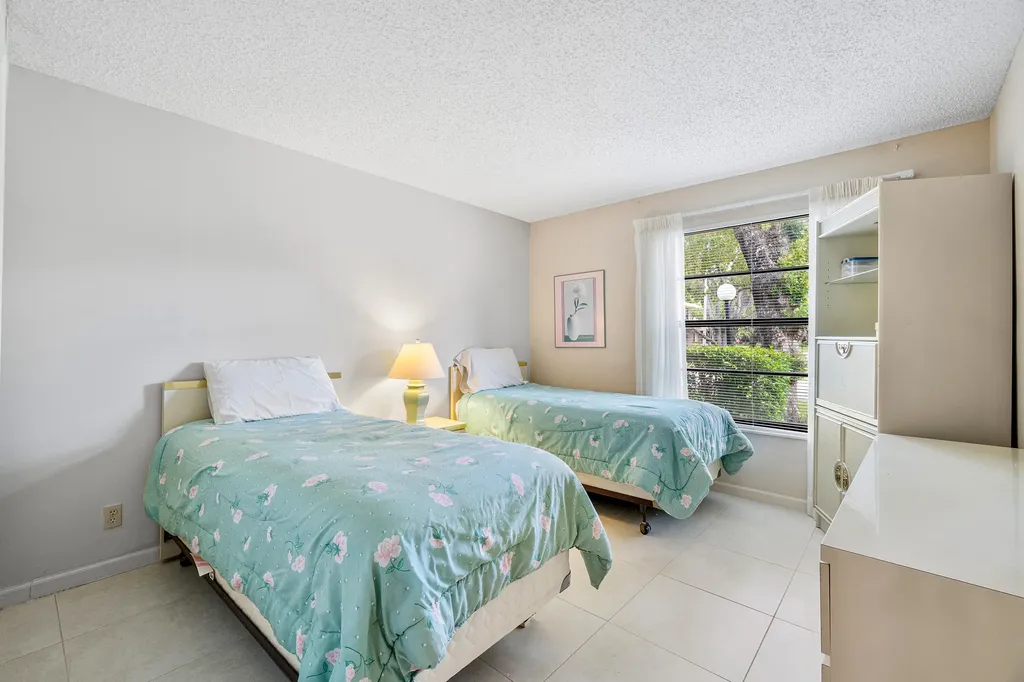 9810 Pineapple Tree Drive Boynton Beach FL 33436