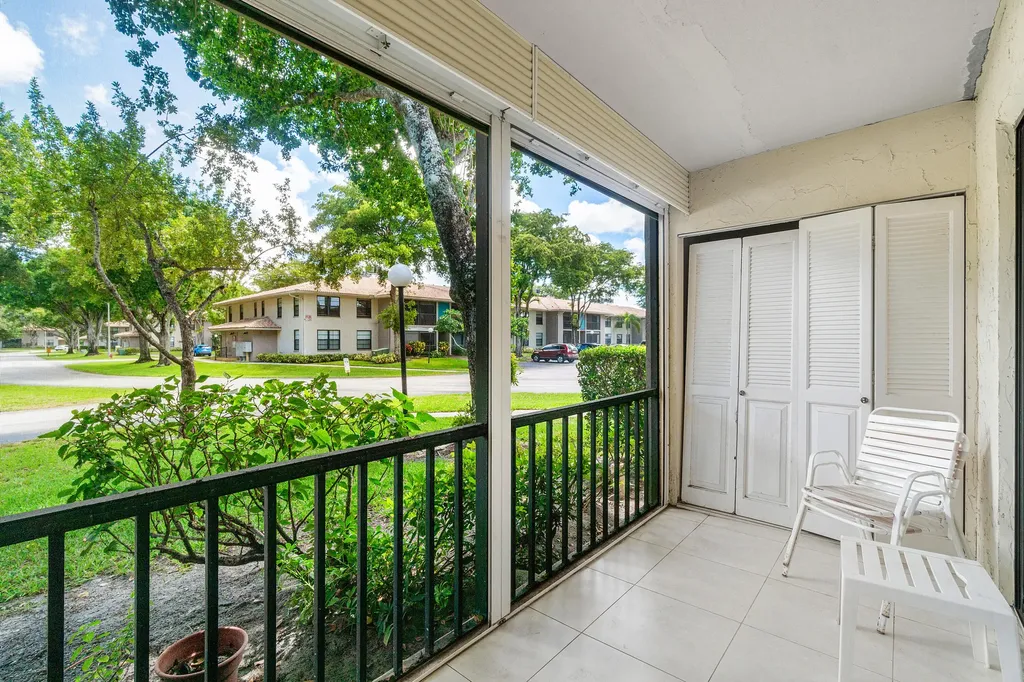 9810 Pineapple Tree Drive Boynton Beach FL 33436