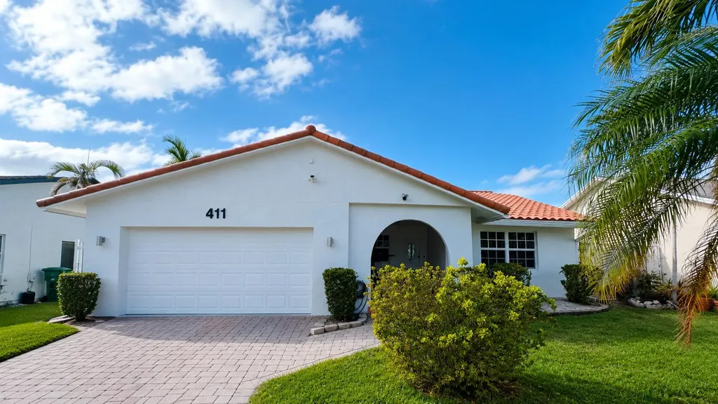 411 SE 4th Street Dania Beach FL 33004