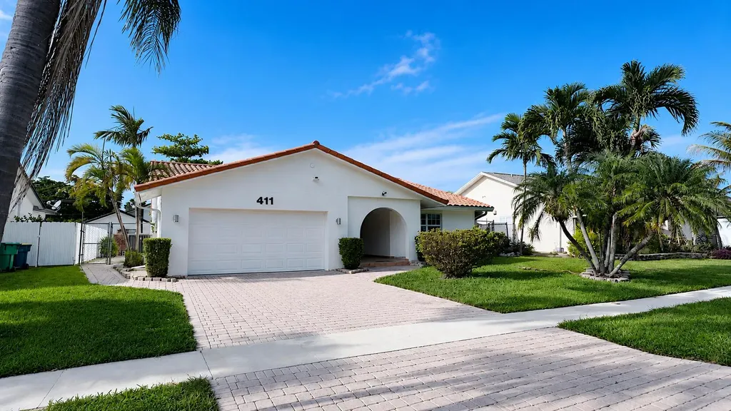 411 SE 4th Street Dania Beach FL 33004