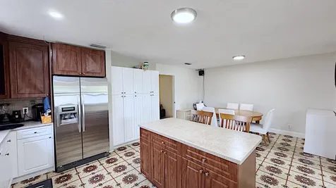 411 SE 4th Street Dania Beach FL 33004