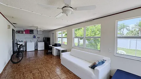 411 SE 4th Street Dania Beach FL 33004