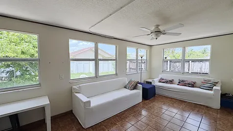411 SE 4th Street Dania Beach FL 33004