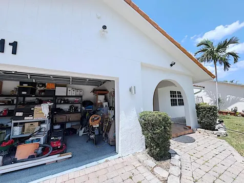 411 SE 4th Street Dania Beach FL 33004