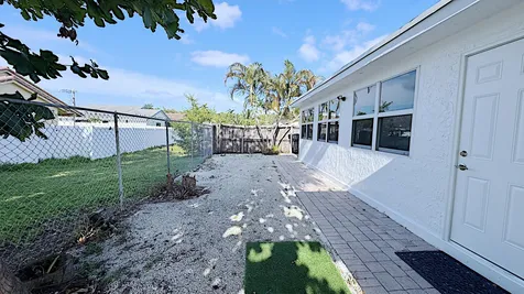 411 SE 4th Street Dania Beach FL 33004