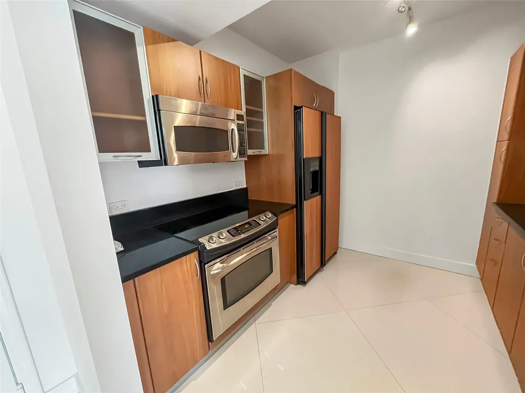 2775 NE 187th Street Aventura FL 33180