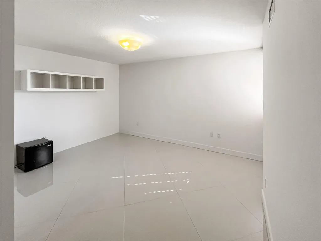 2775 NE 187th Street Aventura FL 33180