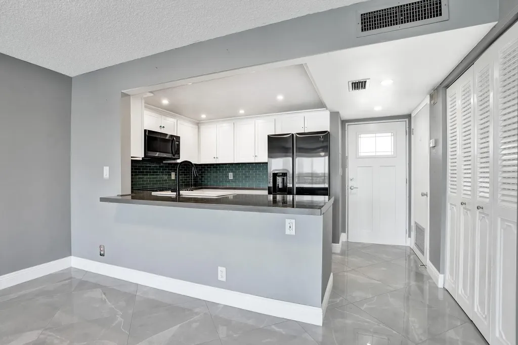 2611 N Riverside Drive Pompano Beach FL 33062