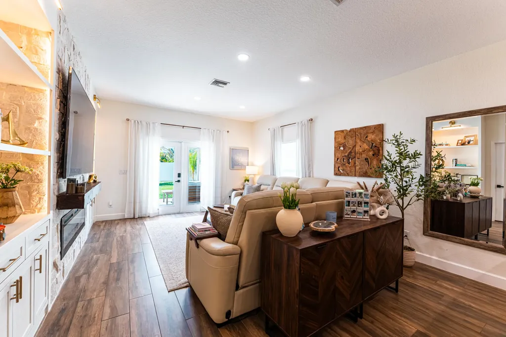 842 NW 9th Avenue Boynton Beach FL 33426