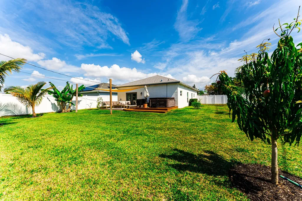 842 NW 9th Avenue Boynton Beach FL 33426