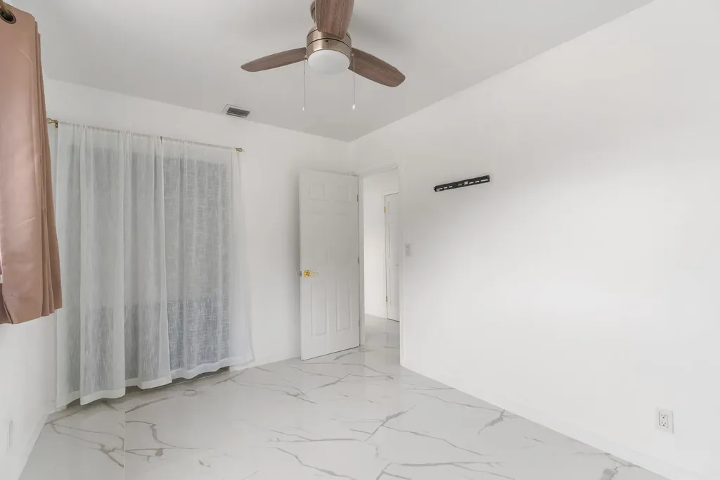 201 NE 28th Court Boynton Beach FL 33435