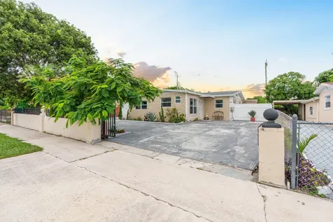 201 NE 28th Court Boynton Beach FL 33435