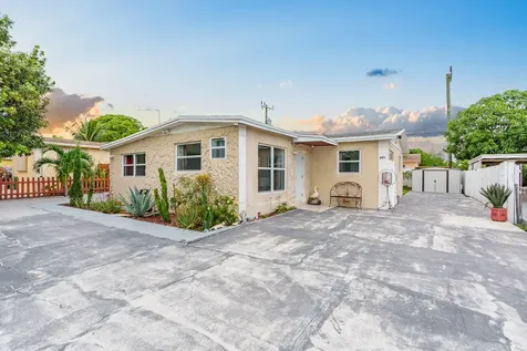 201 NE 28th Court Boynton Beach FL 33435
