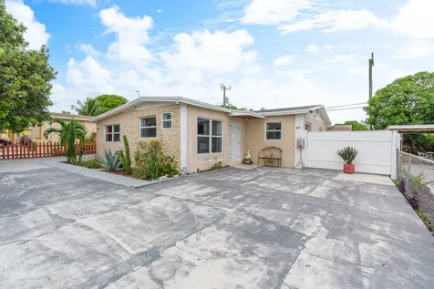 201 NE 28th Court Boynton Beach FL 33435