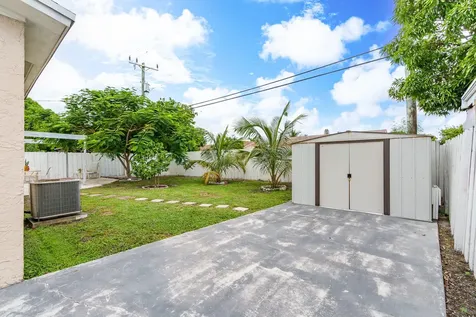 201 NE 28th Court Boynton Beach FL 33435