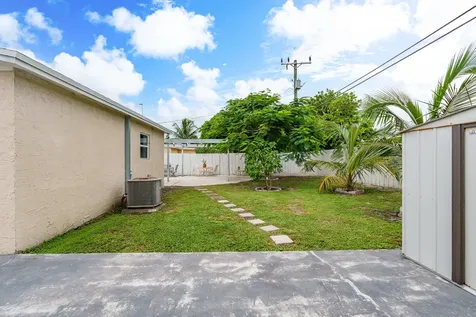 201 NE 28th Court Boynton Beach FL 33435