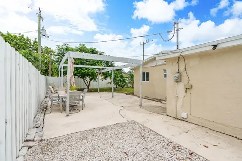 201 NE 28th Court Boynton Beach FL 33435