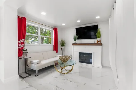 201 NE 28th Court Boynton Beach FL 33435