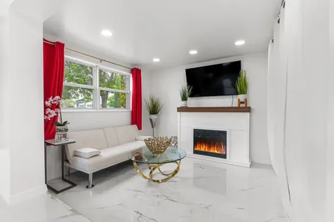 201 NE 28th Court Boynton Beach FL 33435