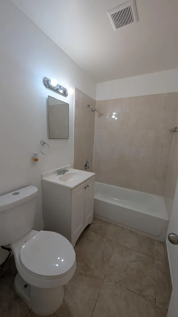 541 N 68th Way Hollywood FL 33024