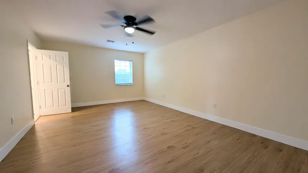 541 N 68th Way Hollywood FL 33024