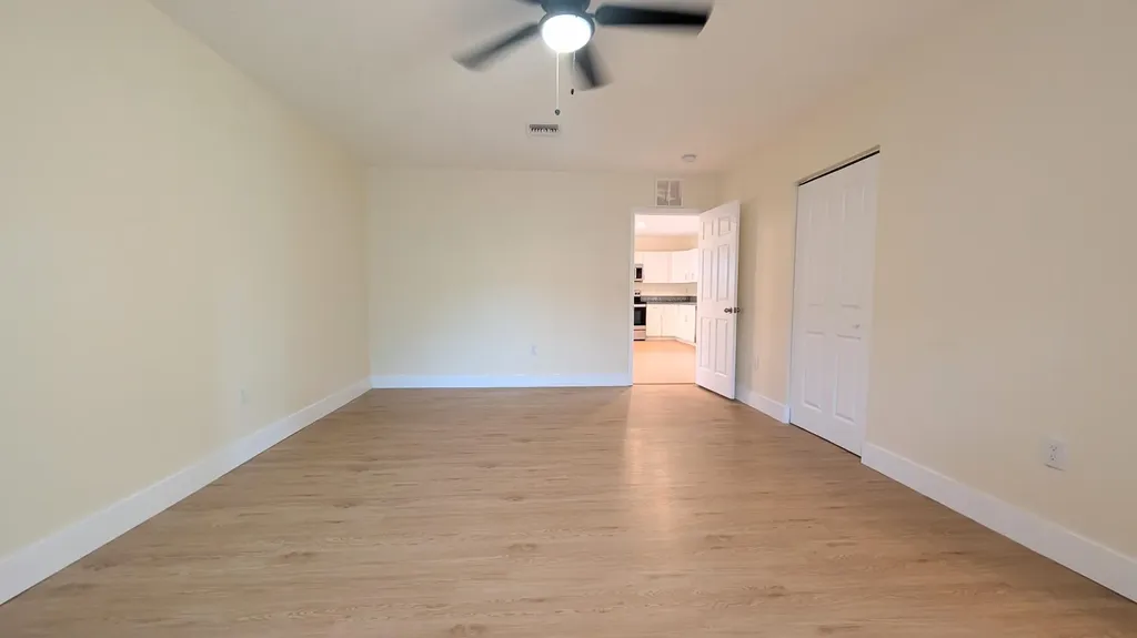 541 N 68th Way Hollywood FL 33024