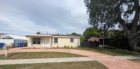 541 N 68th Way Hollywood FL 33024