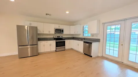 541 N 68th Way Hollywood FL 33024