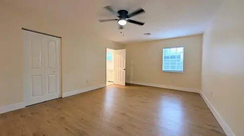 541 N 68th Way Hollywood FL 33024