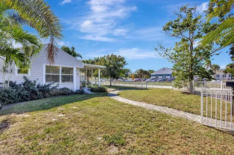 736 Rockland Drive West Palm Beach FL 33405
