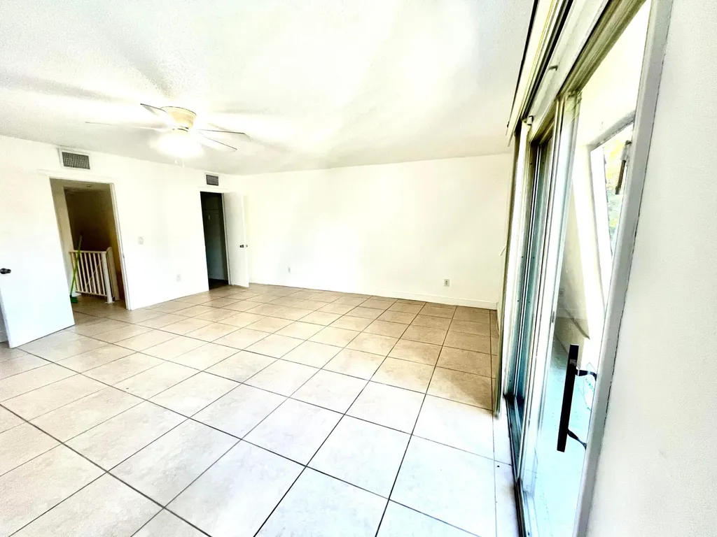 15385 S Dixie Highway Palmetto Bay FL 33157