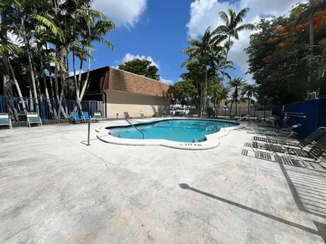 15385 S Dixie Highway Palmetto Bay FL 33157