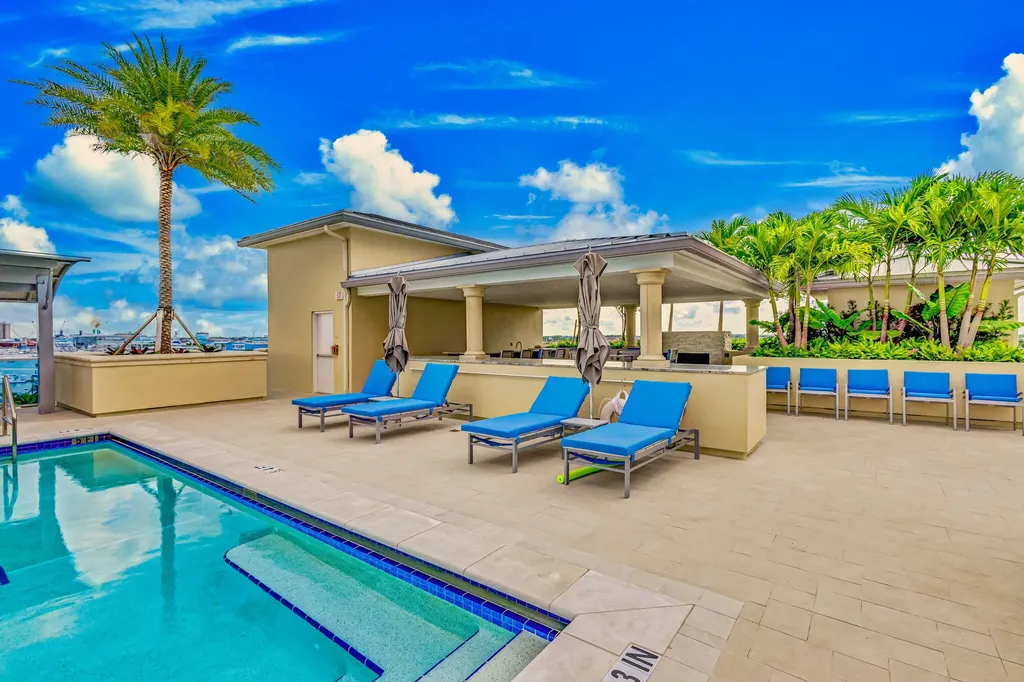2640 Lake Shore Drive Riviera Beach FL 33404