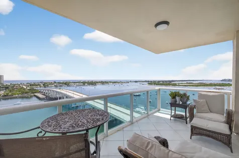 2640 Lake Shore Drive Riviera Beach FL 33404
