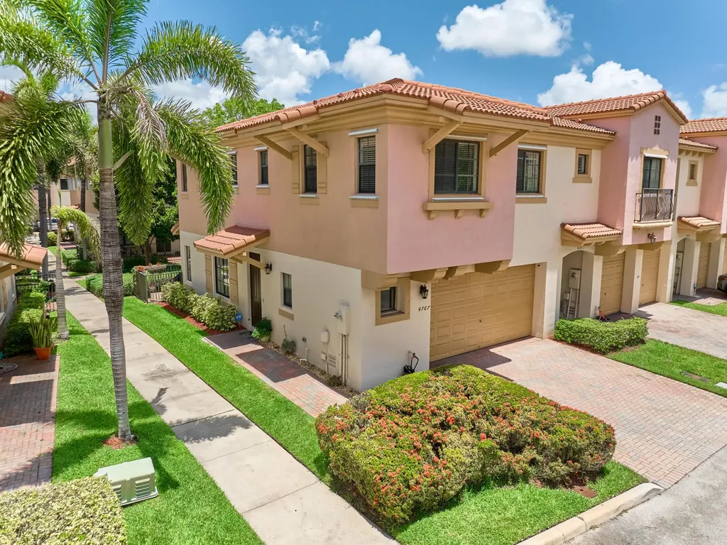 4767 Preserve Street Coconut Creek FL 33073