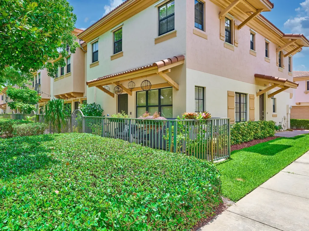 4767 Preserve Street Coconut Creek FL 33073