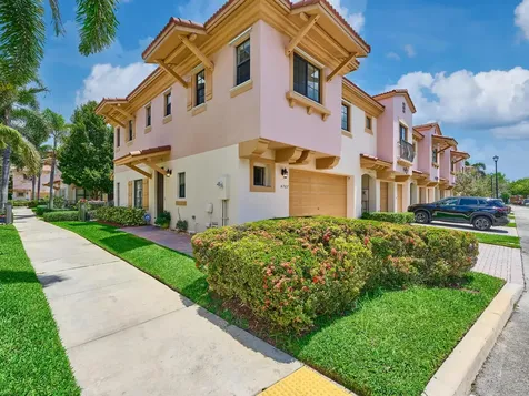 4767 Preserve Street Coconut Creek FL 33073