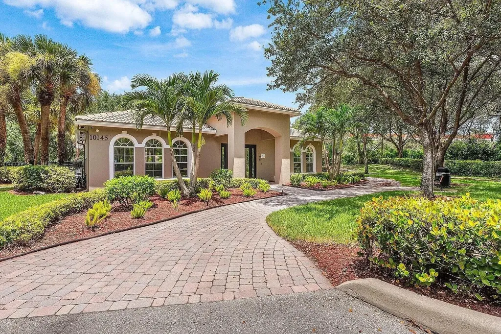 10440 Cypress Lakes Preserve Drive Wellington FL 33449