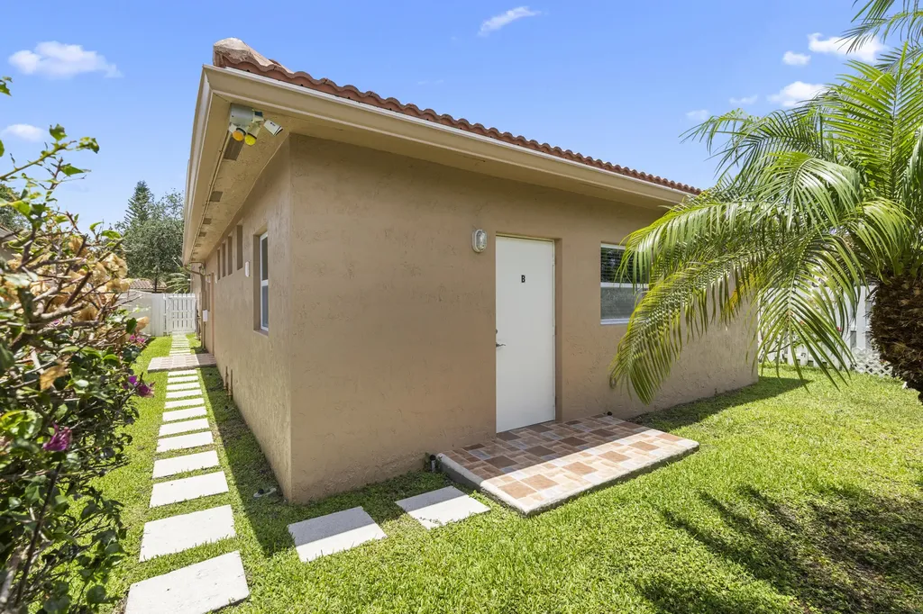 907 Stanton Drive Weston FL 33326
