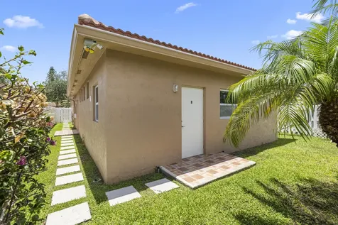 907 Stanton Drive Weston FL 33326