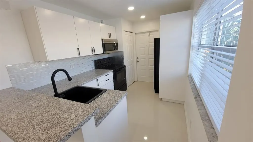 831 NW 14th Way Fort Lauderdale FL 33311