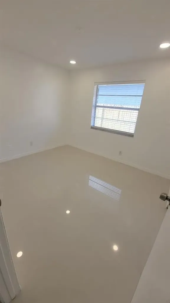 831 NW 14th Way Fort Lauderdale FL 33311