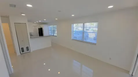 831 NW 14th Way Fort Lauderdale FL 33311