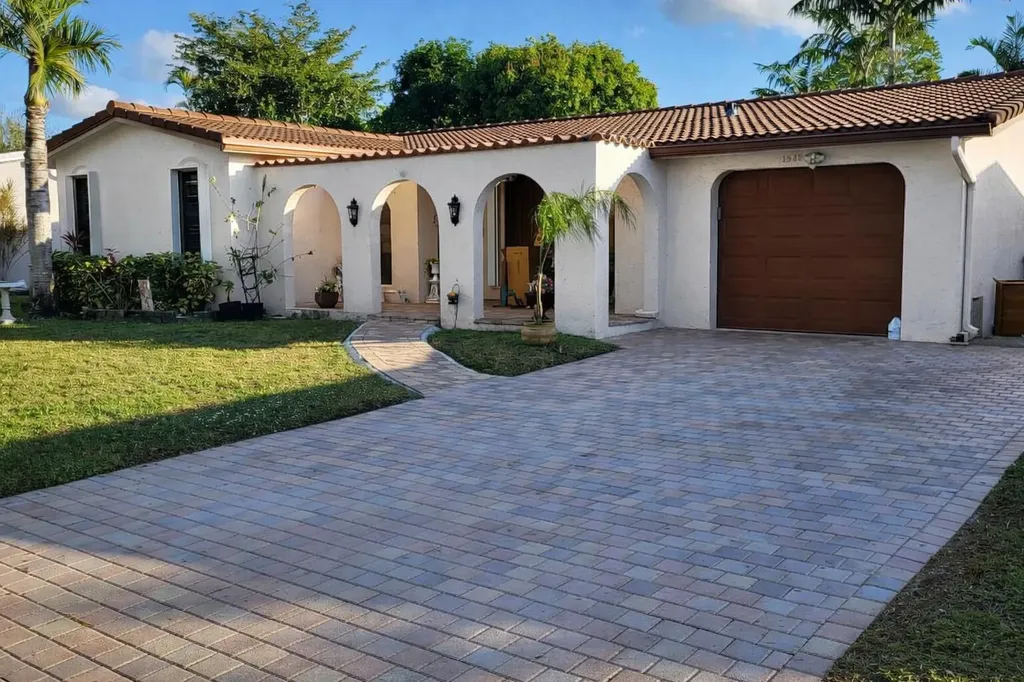 10478 NW 4th Street Plantation FL 33324