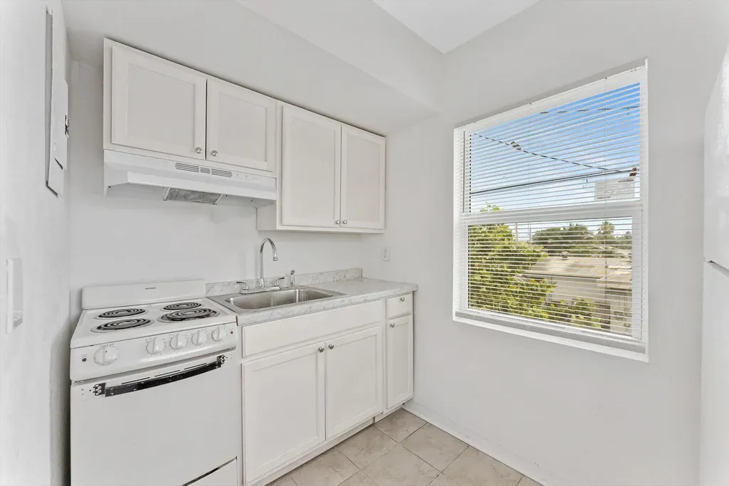 526 NW 12th Avenue Boynton Beach FL