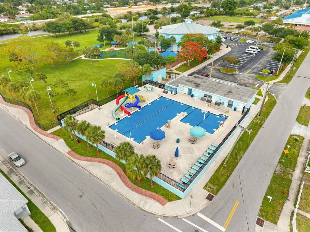 526 NW 12th Avenue Boynton Beach FL