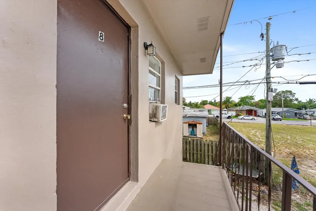 526 NW 12th Avenue Boynton Beach FL