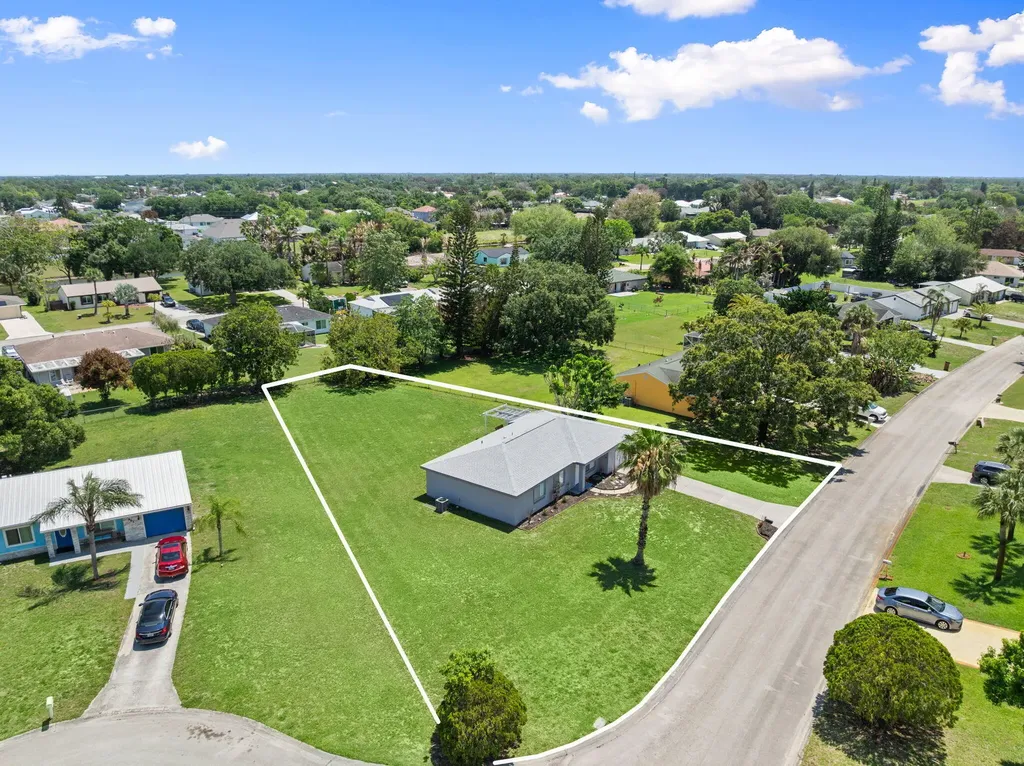 651 SW Old Briar Avenue Port St Lucie FL 34953