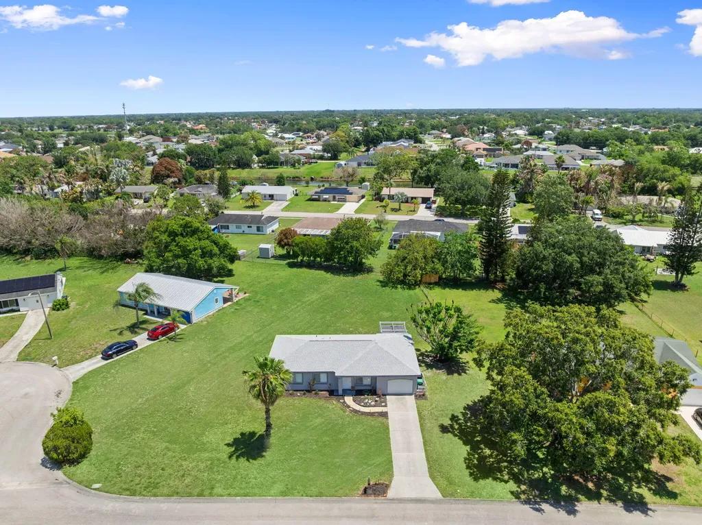 651 SW Old Briar Avenue Port St Lucie FL 34953