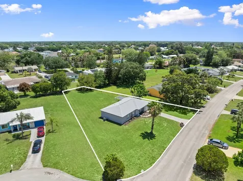 651 SW Old Briar Avenue Port St Lucie FL 34953